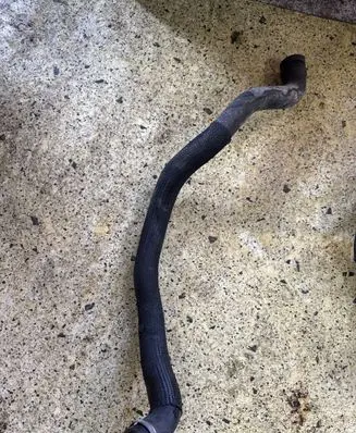 Volvo XC90 Engine coolant pipe/hose