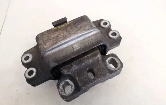 Volkswagen Golf Plus Engine mount bracket 1k0199555m