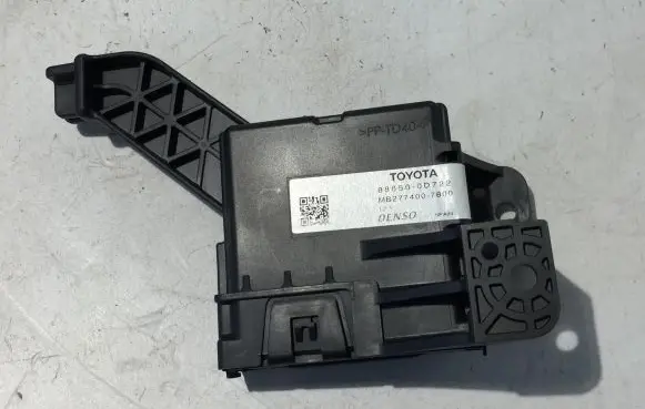 Toyota Yaris Other devices 886500D722 MB2774007800