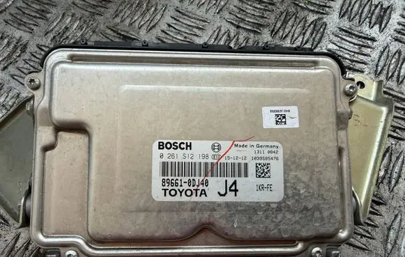 Toyota Yaris Engine control unit/module 896610DJ40