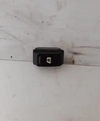 Citroen Xsara Picasso Electric window control switch 22681
