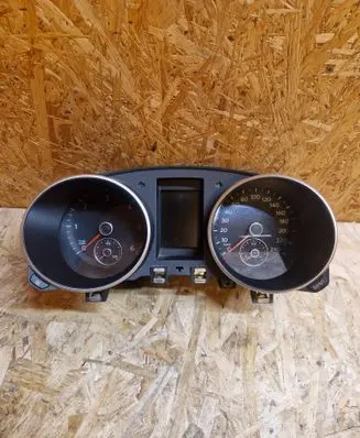 Volkswagen Golf VI Speedometer (instrument cluster) 5K0920870G VDD02407 1019014555