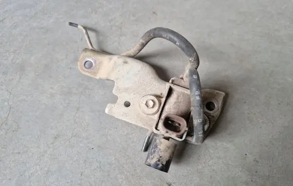 Toyota Hilux (AN10, AN20, AN30) Turbo solenoid valve 258190L020