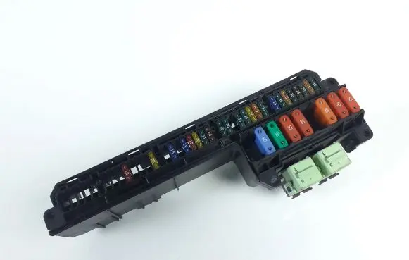 BMW 5 E60 E61 Fuse module 6957330 KL5350
