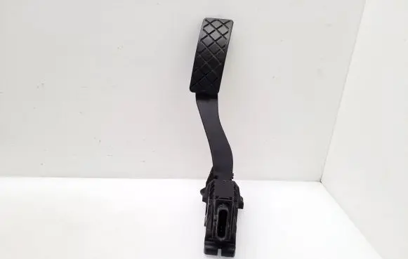 Volkswagen Tiguan Accelerator throttle pedal 5Q1723503J 6PV01062113 17780600AA