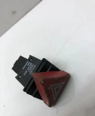 Audi A3 S3 8P Hazard light switch 8P0941509A 9751267