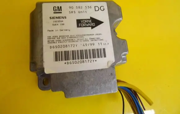 Opel Zafira A Airbag control unit/module 90582536 90582536DG