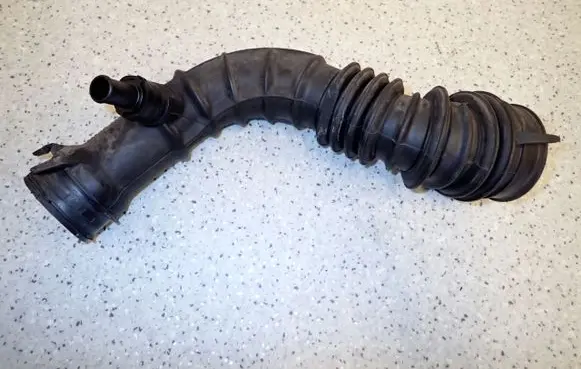 Toyota Corolla E120 E130 Intercooler hose/pipe 