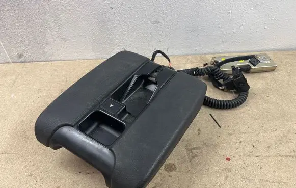 BMW 5 E39 Armrest 8713862