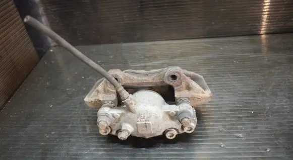 Mercedes-Benz E W212 Front brake caliper