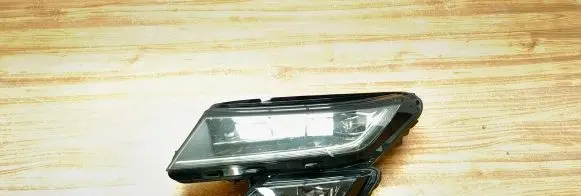 Skoda Kodiaq Headlight/headlamp 566941015E