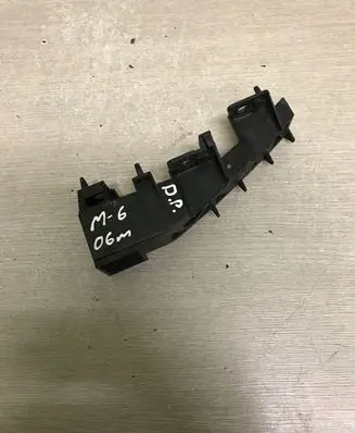 Mazda 5 Headlight/headlamp mounting bracket C23550151