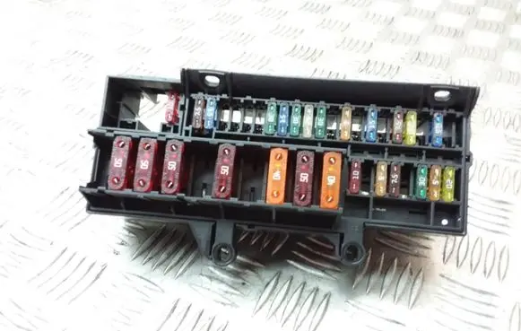 BMW 7 E65 E66 Fuse module