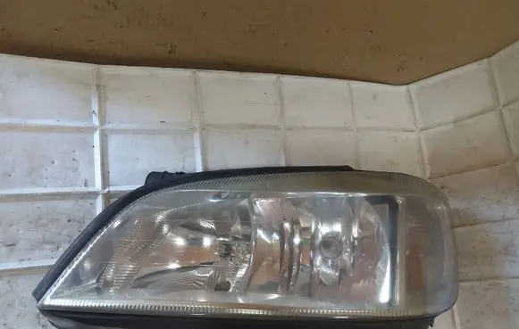 Opel Zafira A Headlight/headlamp 89100054