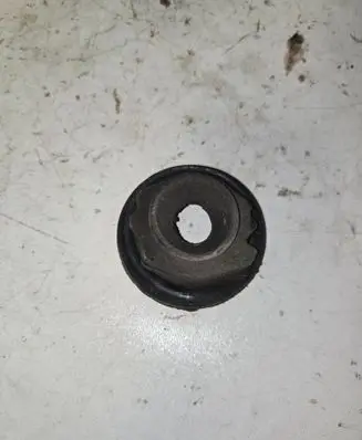Volkswagen Polo IV 9N3 Rear coil spring rubber mount 