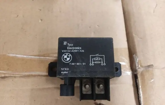 BMW X5 E70 Coolant fan relay 7661503 V23132A2001X26