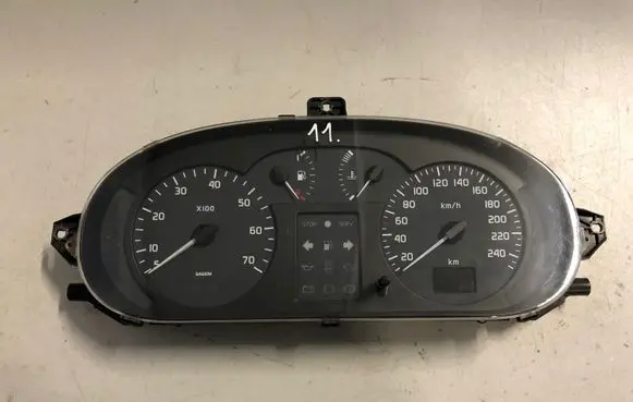 Renault Scenic I Speedometer (instrument cluster) P8200071811 216585887 21658869A