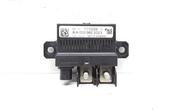 Mercedes-Benz E W212 Charging relay A0009822023