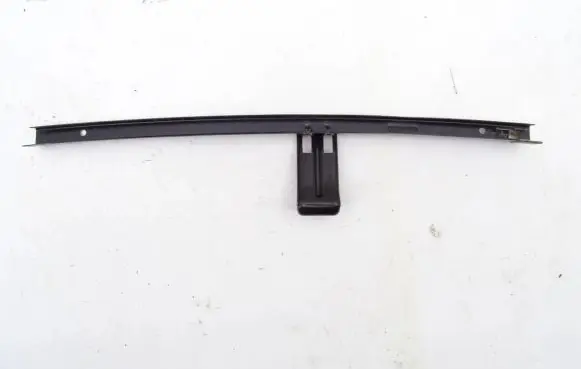 Land Rover Discovery 3 - LR3 Door glass rail CUE500070