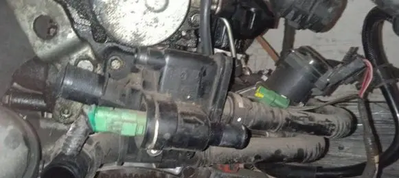 Mazda 2 Engine coolant pipe/hose 9654393880