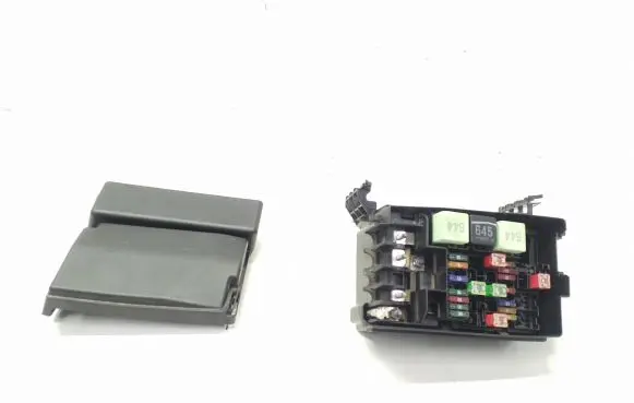 Volkswagen Jetta VI Fuse module 5C0937132B