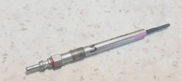 Opel Astra J Glow plug 0100266077