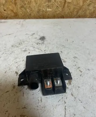 Mercedes-Benz E W211 Charging relay A0025426419 0332002167