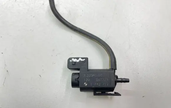 Vacuum valve