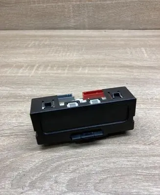 Renault Megane II Screen/display/small screen P8200028364A