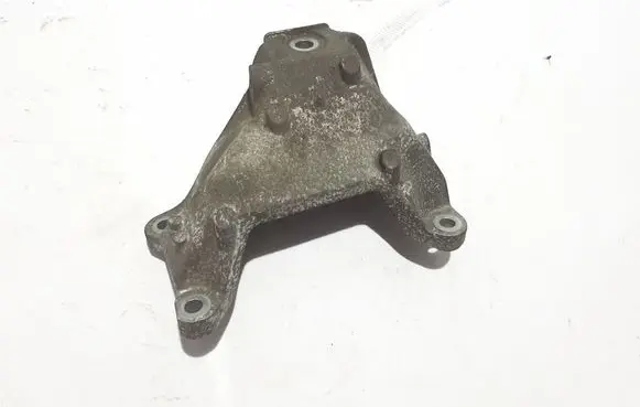 BMW 5 G30 G31 G38 Engine mounting bracket 6884474