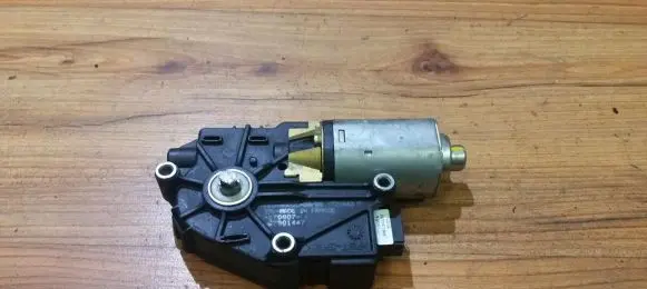 Sunroof motor/actuator