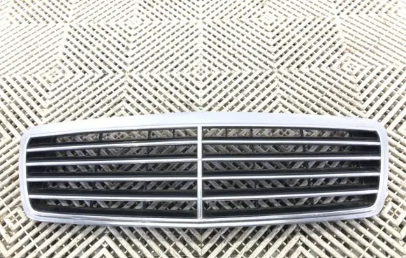 Mercedes-Benz CLK A208 C208 Front grill 771500002