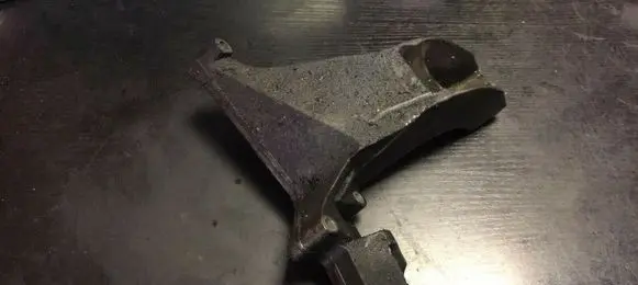BMW 3 E46 Engine mounting bracket 6753225