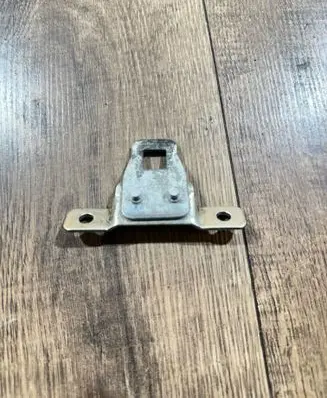 Mercedes-Benz E W211 Loading door lower hinge A2117500132