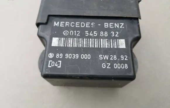 Mercedes-Benz C W202 Glow plug pre-heat relay 0125458832 GZ0008 899039000