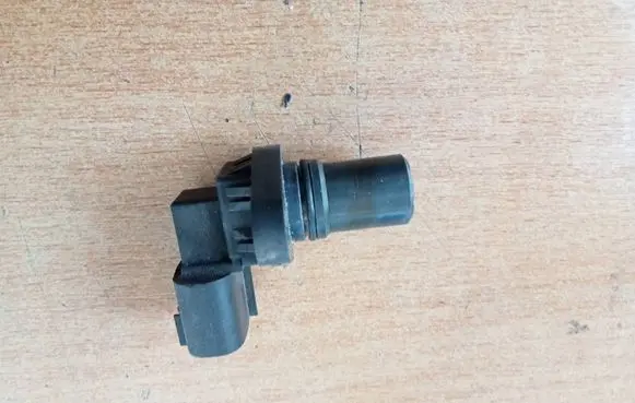 Suzuki Swift II Crankshaft position sensor J5T23891