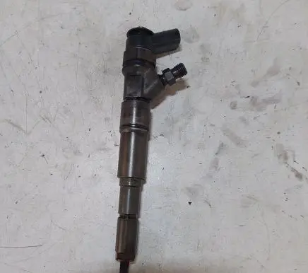 BMW 5 E60 E61 Fuel injector 7794435