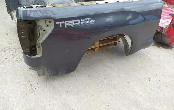Toyota Tundra II Front mudguard 