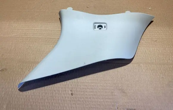 Volvo XC90 (D) pillar trim (bottom) 39829977