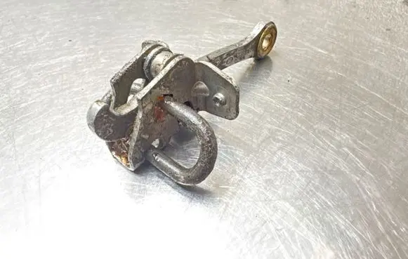 Opel Vectra B Rear door check strap stopper 90508651