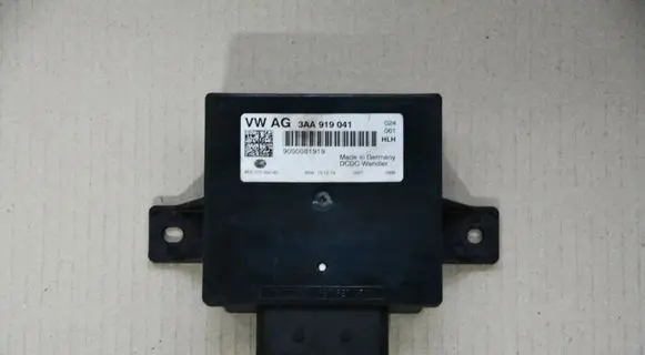 Volkswagen PASSAT CC Power management control unit 3AA919041