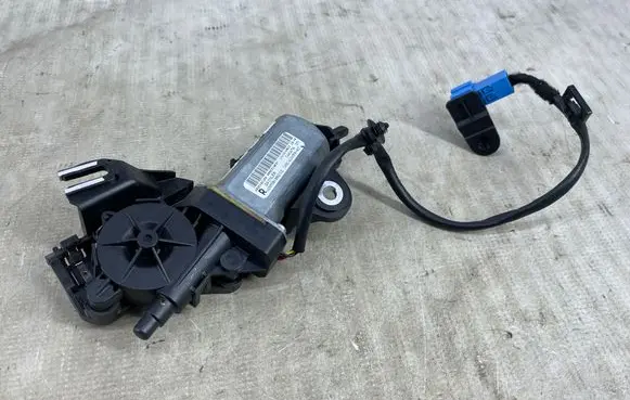 Mercedes-Benz C W205 Seat belt adjustment motor 308362899 A2058600282