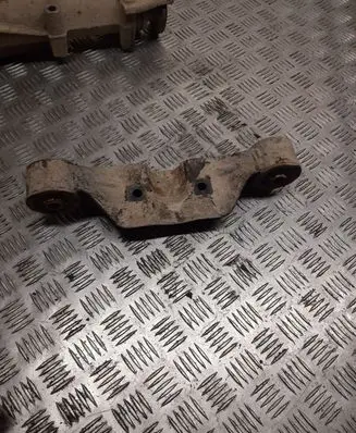 Subaru Legacy Rear differential/diff mount bracket 