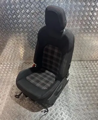 Volkswagen Polo VI Front driver seat VW25684