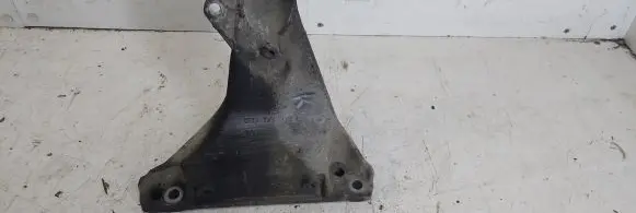 Volkswagen PASSAT B5 Engine mounting bracket 8D0199308L