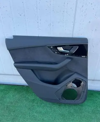 Audi Q7 4M Rear door card panel trim 4M0867305F 922594 1622562586