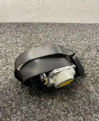 BMW X3 G01 Front seatbelt 7469934