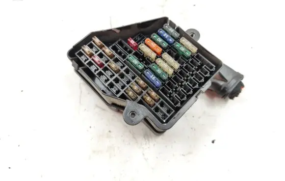 Audi A6 S6 C6 4F Fuse module 8D1941824