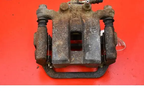 Nissan Leaf I (ZE0) Rear brake caliper 