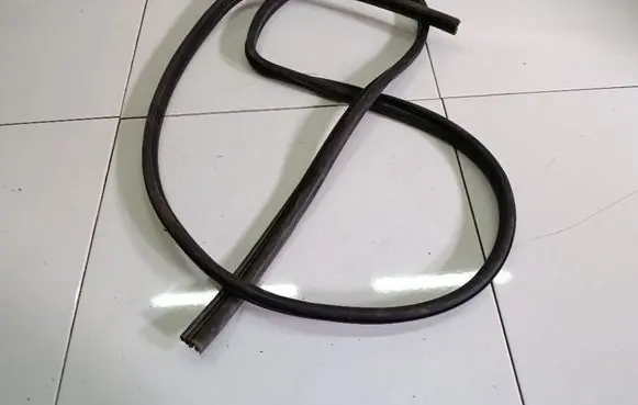 Fiat Doblo Rubber seal front coupe door 
